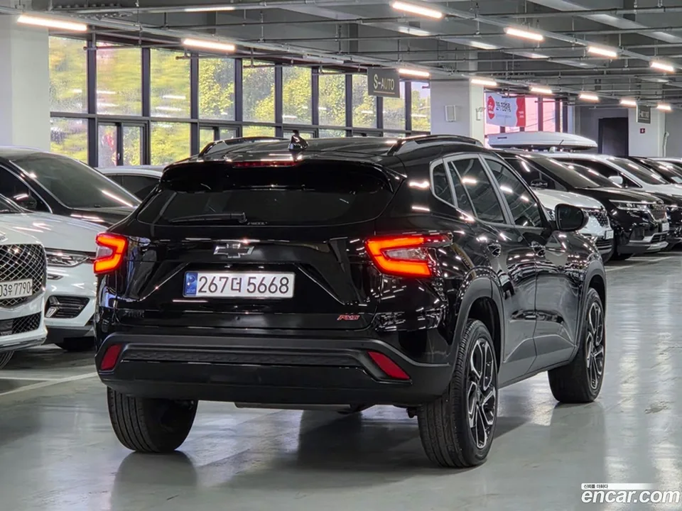 Chevrolet Trax Crossover 1.2 RS 2023 — миниатюра 2