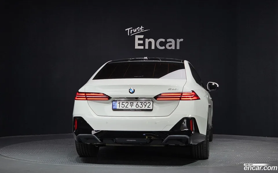 BMW 5 Series 520i M 2023 — миниатюра 4