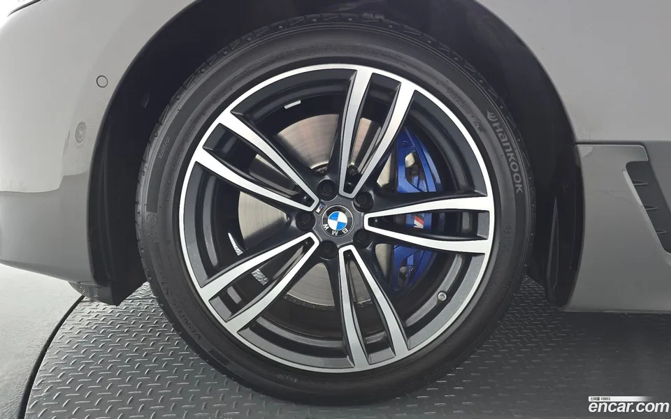 BMW 6 Series GT 620d M 2022 — миниатюра 2
