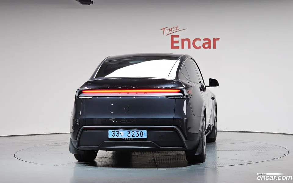 Tesla Model Y RWD 2025 — миниатюра 4