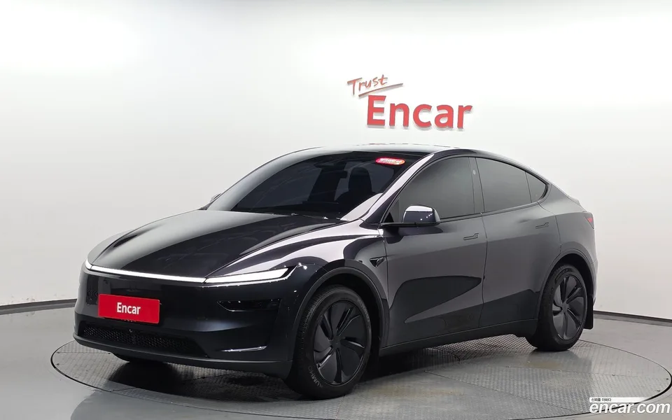 Tesla Model Y RWD 2025 — фото 1, купить с доставкой в Москву