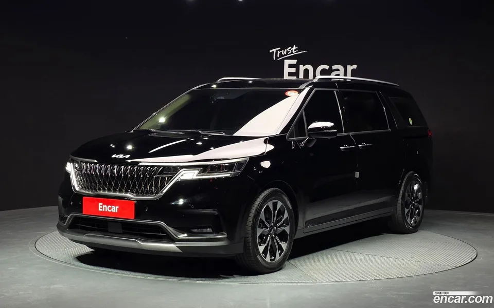 Kia Carnival 9 2022 — photo 1, buy with delivery to Moscow