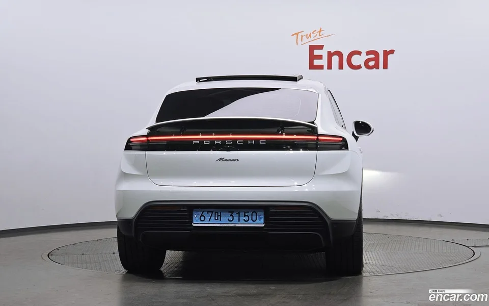 Porsche Macan Electric 2025 — миниатюра 4