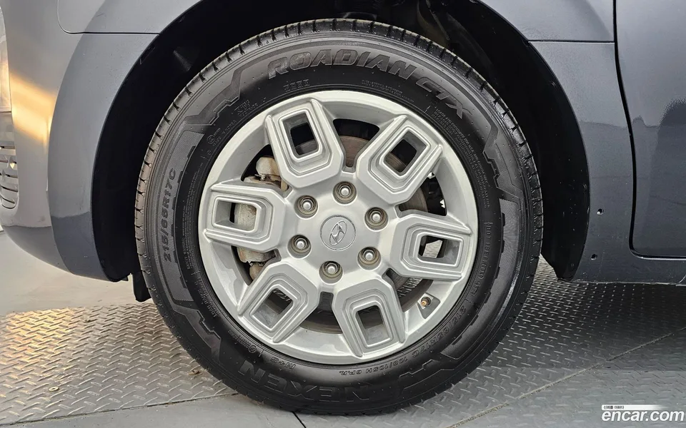 Hyundai Staria 11 2022 — миниатюра 2