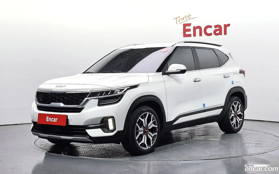 Kia Seltos 1.6 2WD 2022 — photo 1, buy with delivery to Moscow