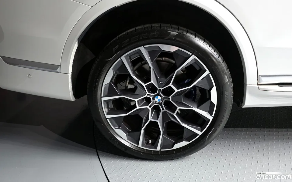 BMW X7 xDrive 40d M 6 2024 — миниатюра 2