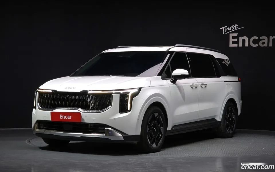 Kia Carnival 9 2025 — photo 1, buy with delivery to Moscow