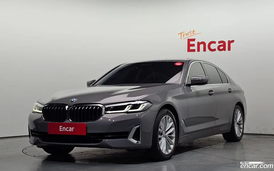 BMW 5 Series 523d xDrive 2022 — фото 1, купить с доставкой в Москву