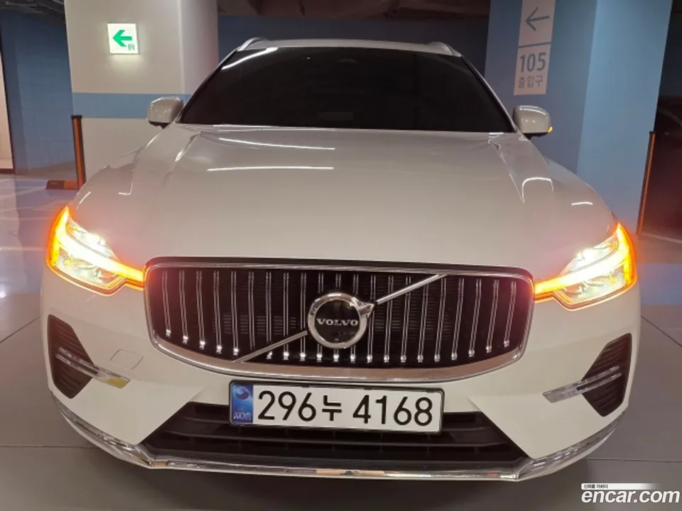 Volvo XC60 B6 2025 — фото 1, купить с доставкой в Москву