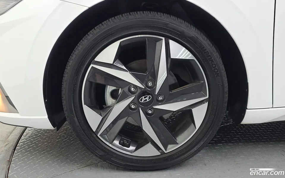 Hyundai Avante 1.6 2022 — миниатюра 2