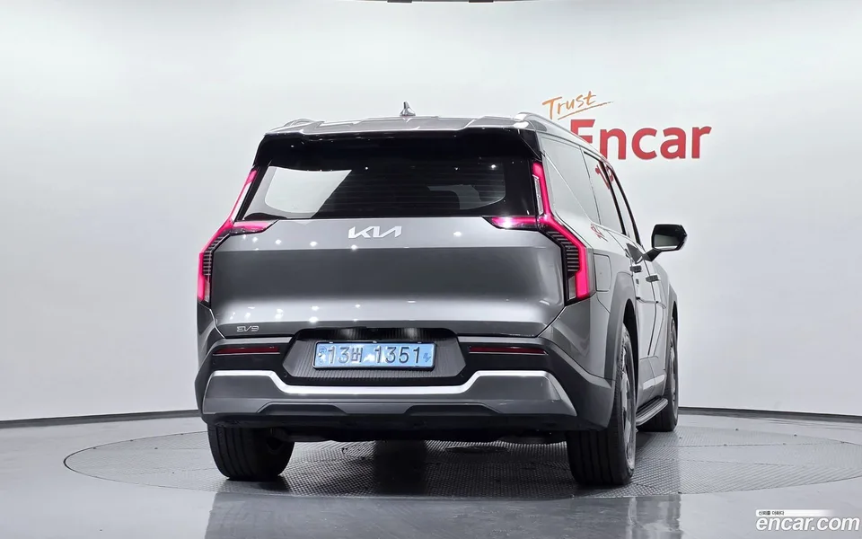 Kia EV9 2WD 2023 — миниатюра 4