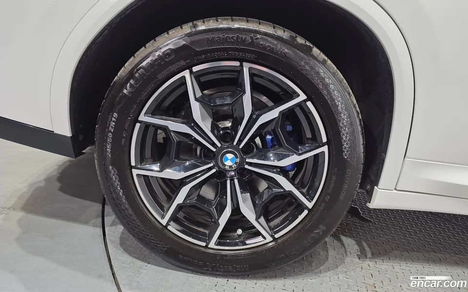 BMW X4 xDrive20i M 2023 — миниатюра 5
