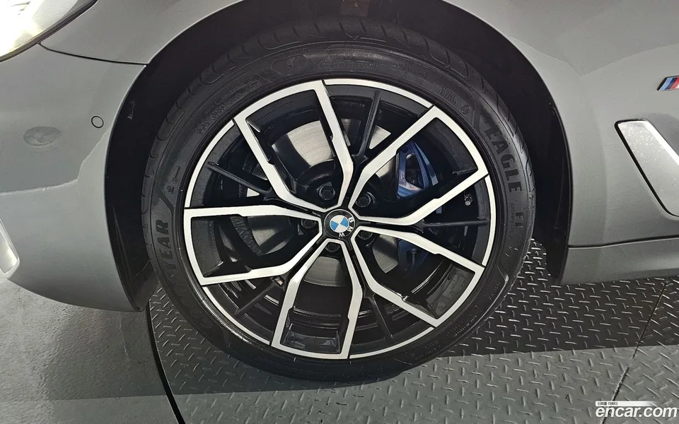 BMW 5 Series 530i xDrive M 2023 — миниатюра 2