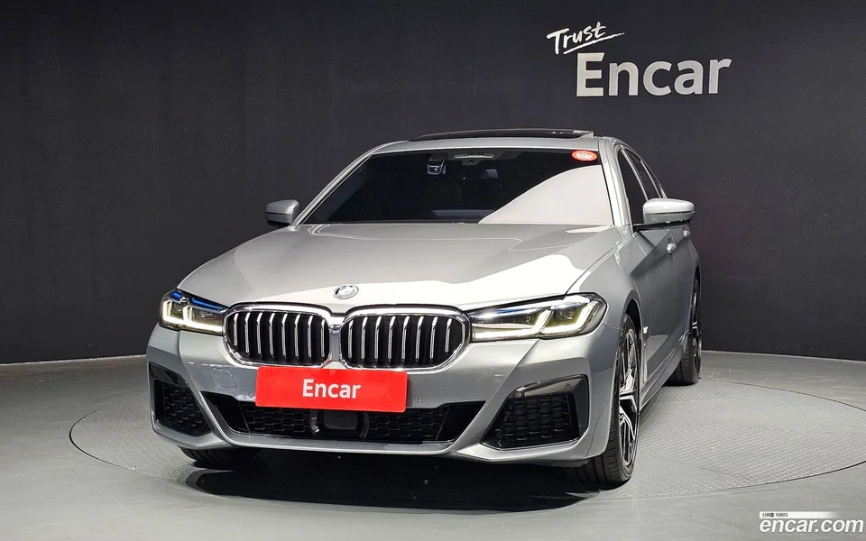 BMW 5 Series 530i xDrive M 2023 — миниатюра 3