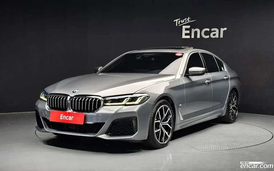 BMW 5 Series 530i xDrive M 2023 — фото 1, купить с доставкой в Москву