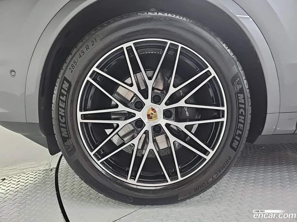 Porsche Cayenne 3.0 2024 — миниатюра 2