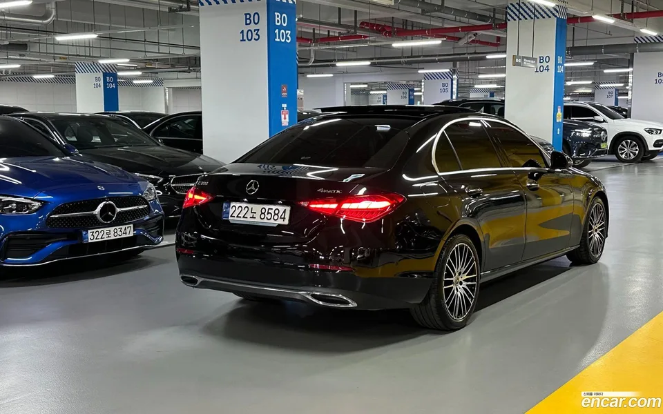 Mercedes-Benz C-Class C300 4MATIC 2024 — thumbnail 4