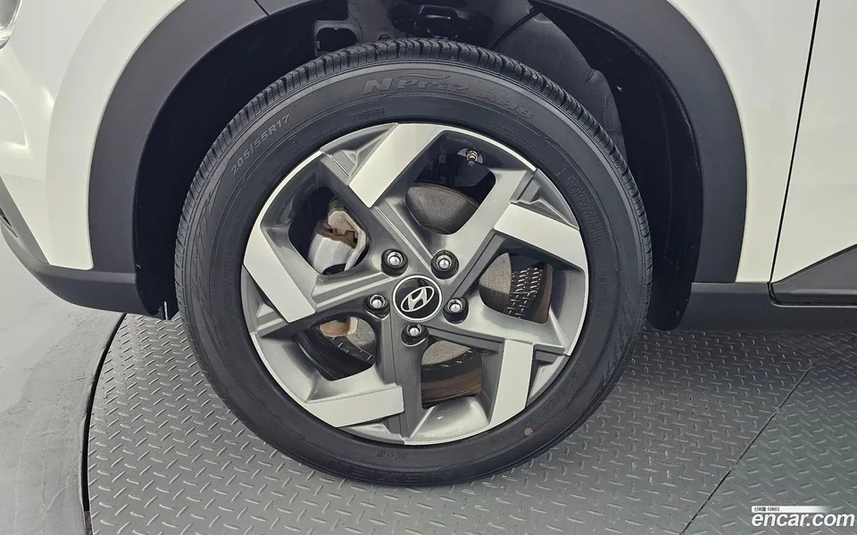 Hyundai Venue 1.6 2023 — миниатюра 2