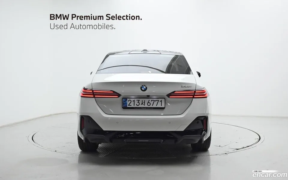 BMW 5 Series 520i M 2024 — thumbnail 4