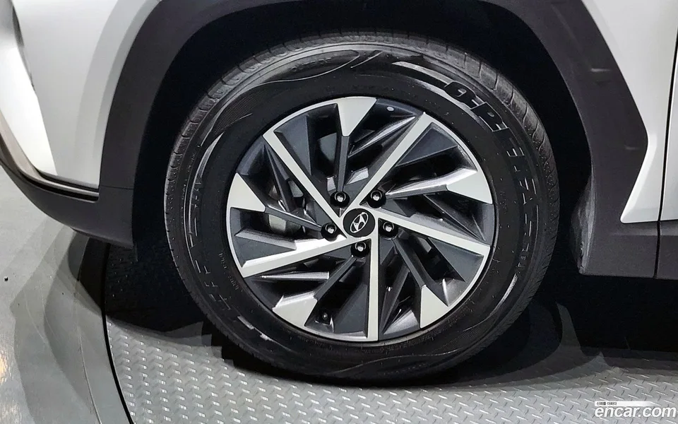 Hyundai Tucson 2.0 2WD 2023 — миниатюра 2