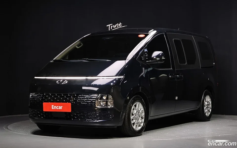 Hyundai Staria 5 2022 — фото 1, купить с доставкой в Москву