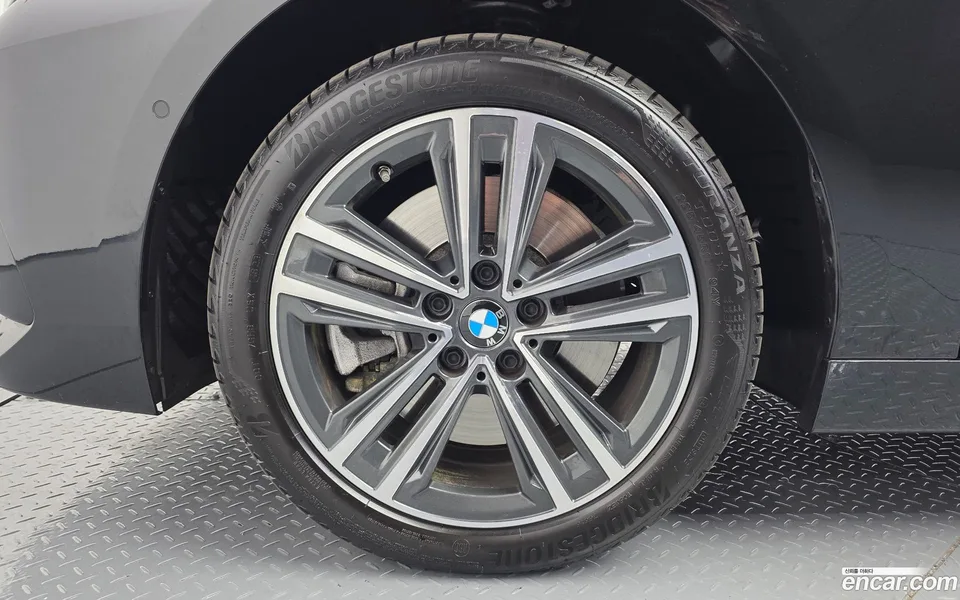 BMW 2 Series Gran Coupe 220i 2024 — миниатюра 5