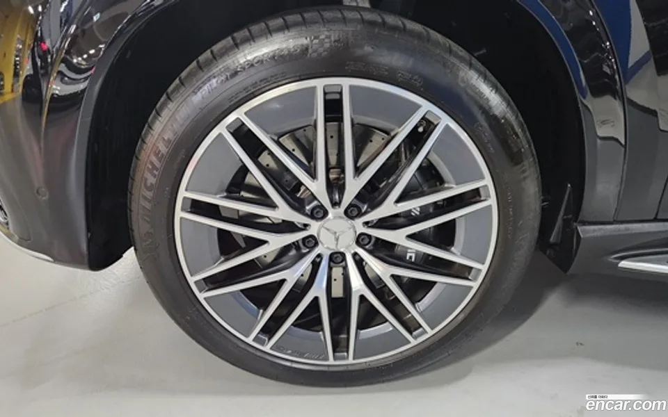 Mercedes-Benz GLE-Class AMG GLE53 4MATIC+ 2024 — миниатюра 2