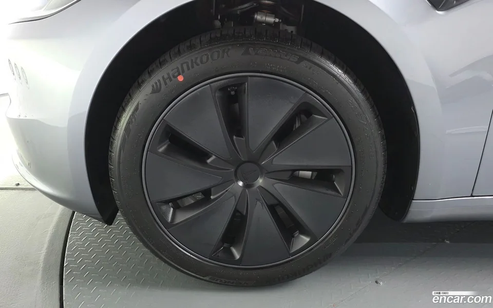 Tesla Model 3 RWD 2026 — миниатюра 2