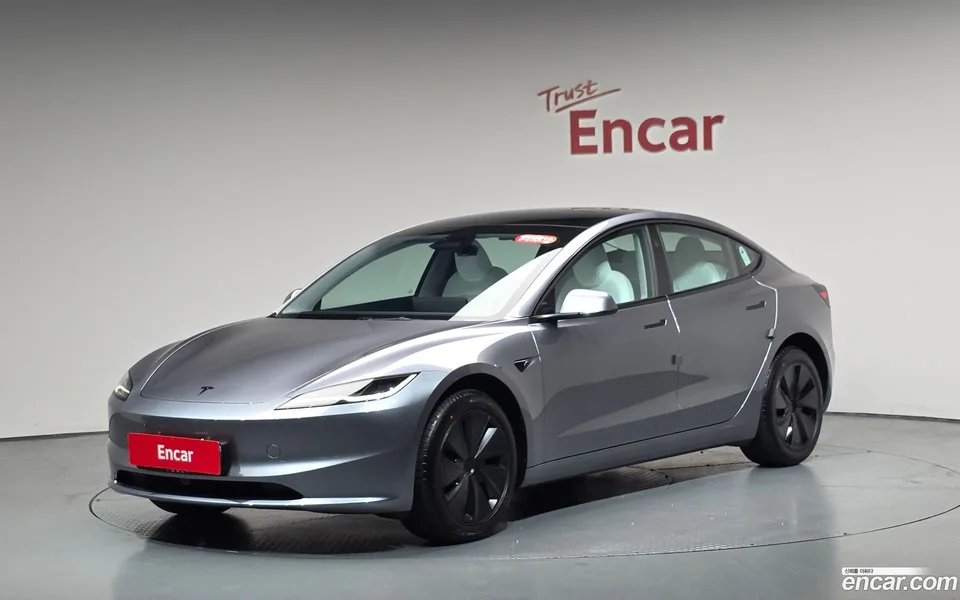 Tesla Model 3 RWD 2026 — фото 1, купить с доставкой в Москву