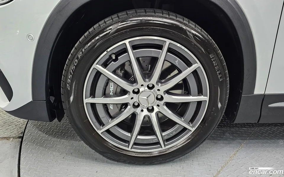 Mercedes-Benz GLA-Class GLA45 AMG 4MATIC+ 2022 — миниатюра 2