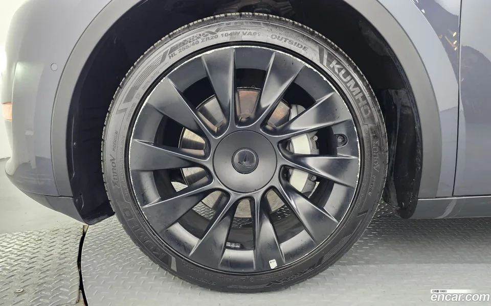 Tesla Model Y AWD 2022 — миниатюра 2