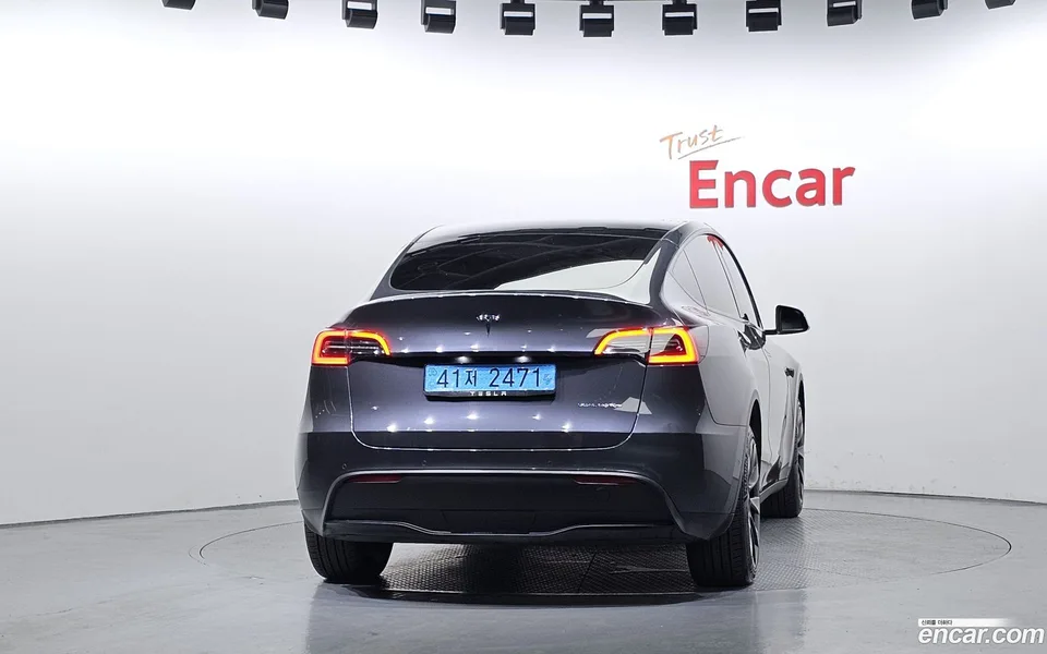 Tesla Model Y AWD 2022 — миниатюра 4