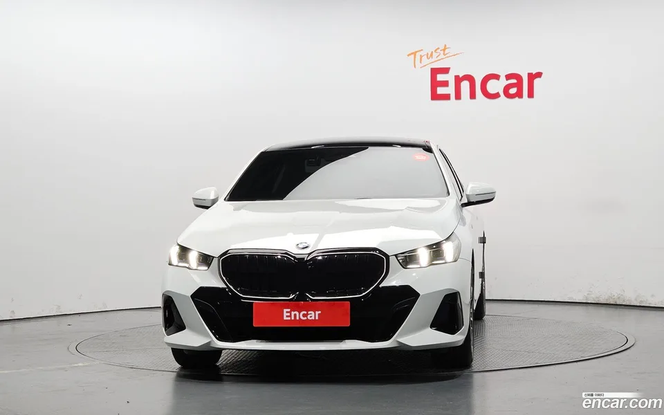 BMW 5 Series 520i M 2025 — миниатюра 3