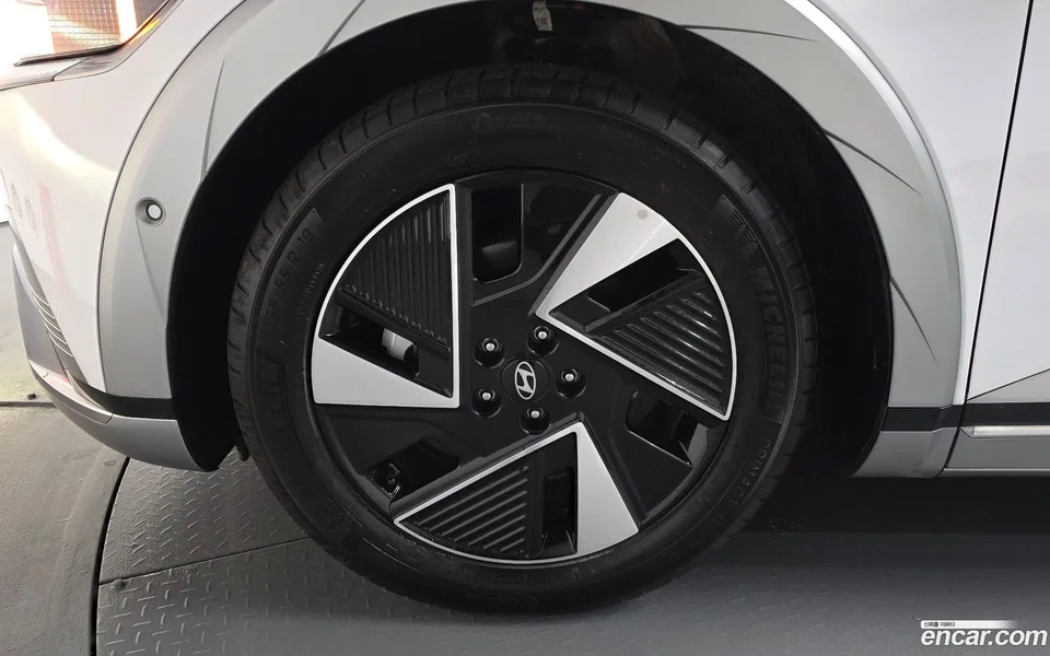 Hyundai Ioniq 5 2025 — миниатюра 5