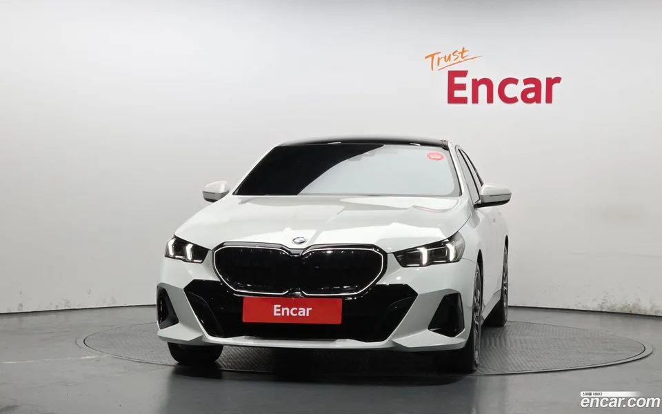 BMW 5 Series 520i M 2025 — миниатюра 3