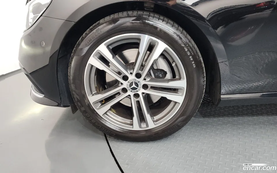 Mercedes-Benz E-Class E250 2023 — миниатюра 2