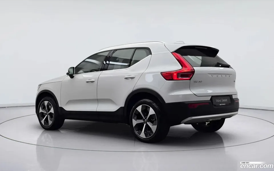 Volvo XC40 B4 2025 — миниатюра 4