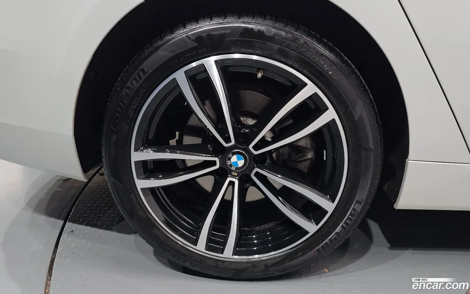 BMW 6 Series GT 630i xDrive 2023 — миниатюра 5
