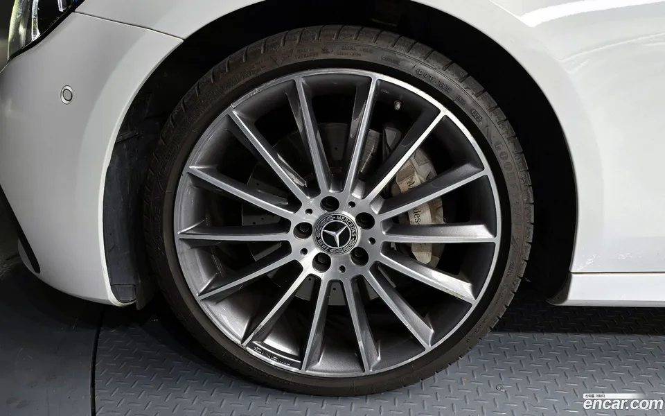 Mercedes-Benz E-Class E350 4MATIC AMG Line 2022 — миниатюра 2