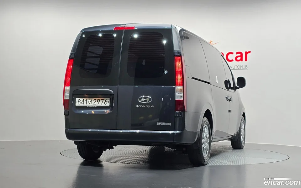 Hyundai Staria 5 2022 — миниатюра 4