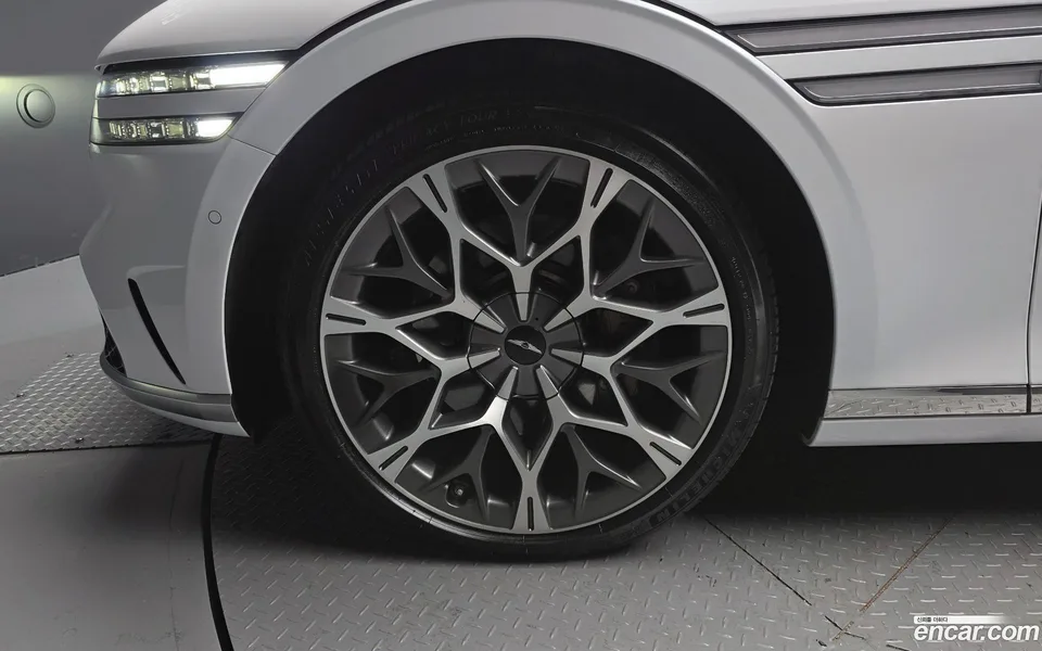 Genesis G90 3.5 e-S/C AWD 2023 — миниатюра 2