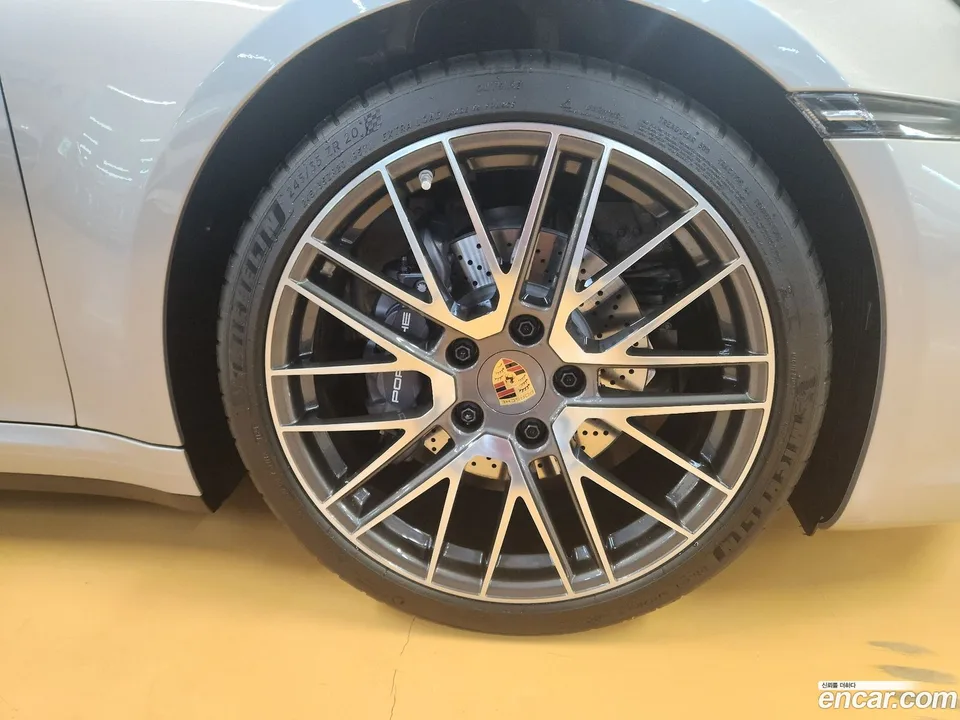 Porsche 911 (992) 4 2024 — миниатюра 4