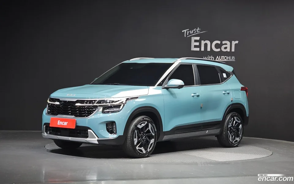Kia Seltos 1.6 2WD 2023 — фото 1, купить с доставкой в Москву