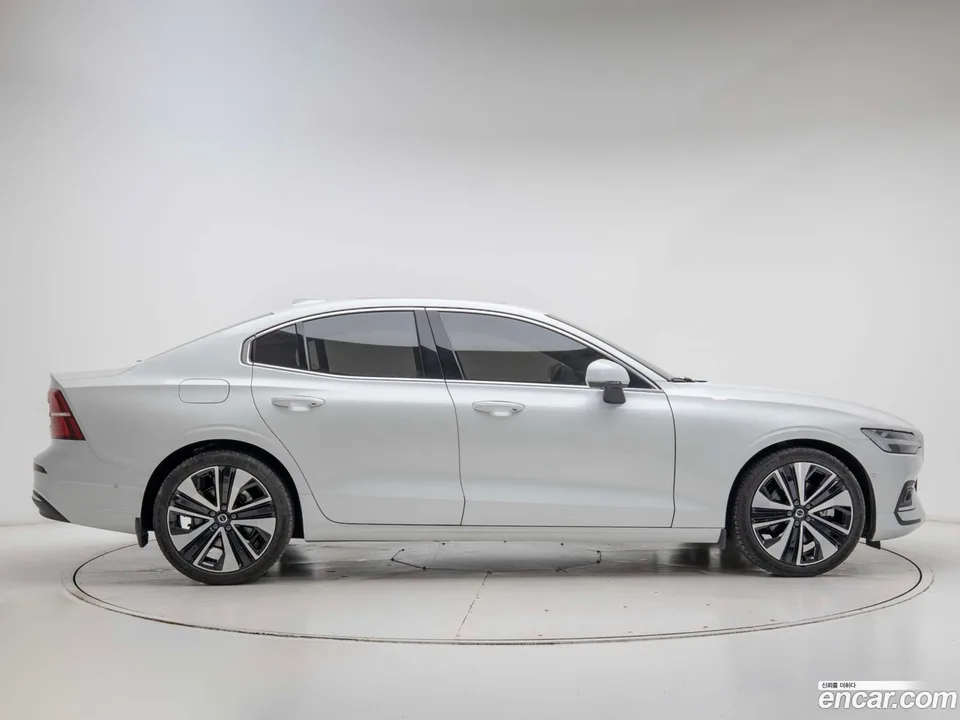 Volvo S60 B5 2024 — миниатюра 3