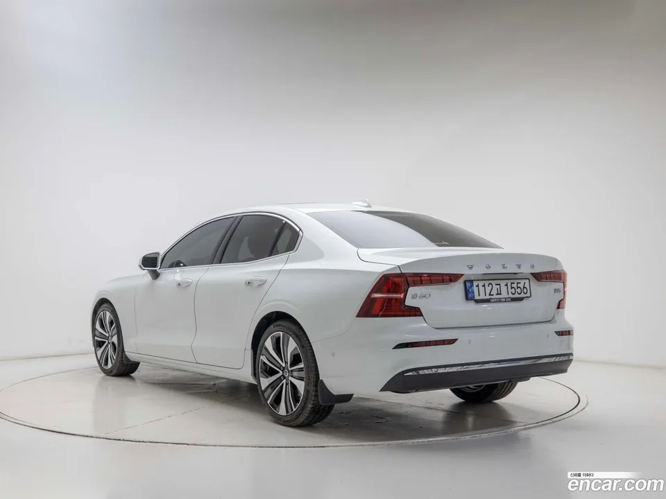 Volvo S60 B5 2024 — миниатюра 4