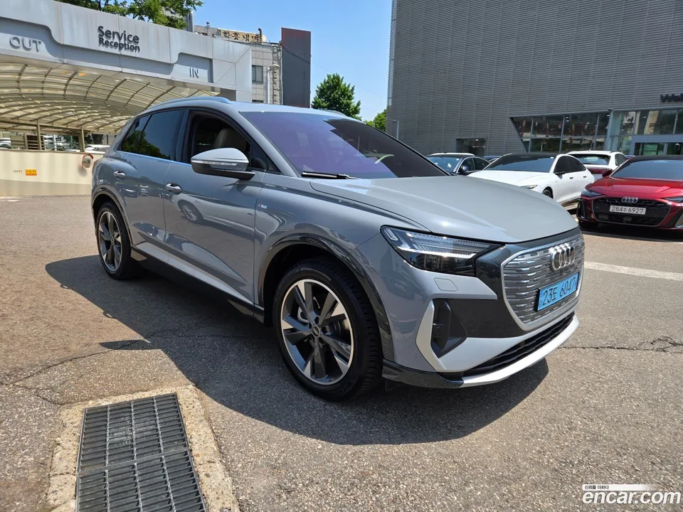 Audi Q4 e-tron 40 2022 — фото 1, купить с доставкой в Москву