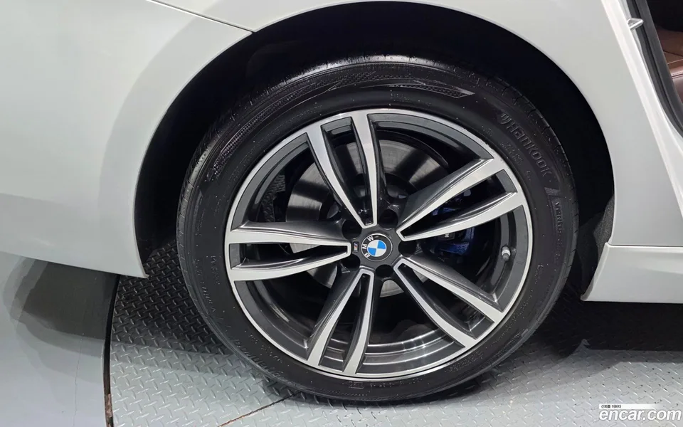 BMW 6 Series GT 620d xDrive M 2022 — миниатюра 5