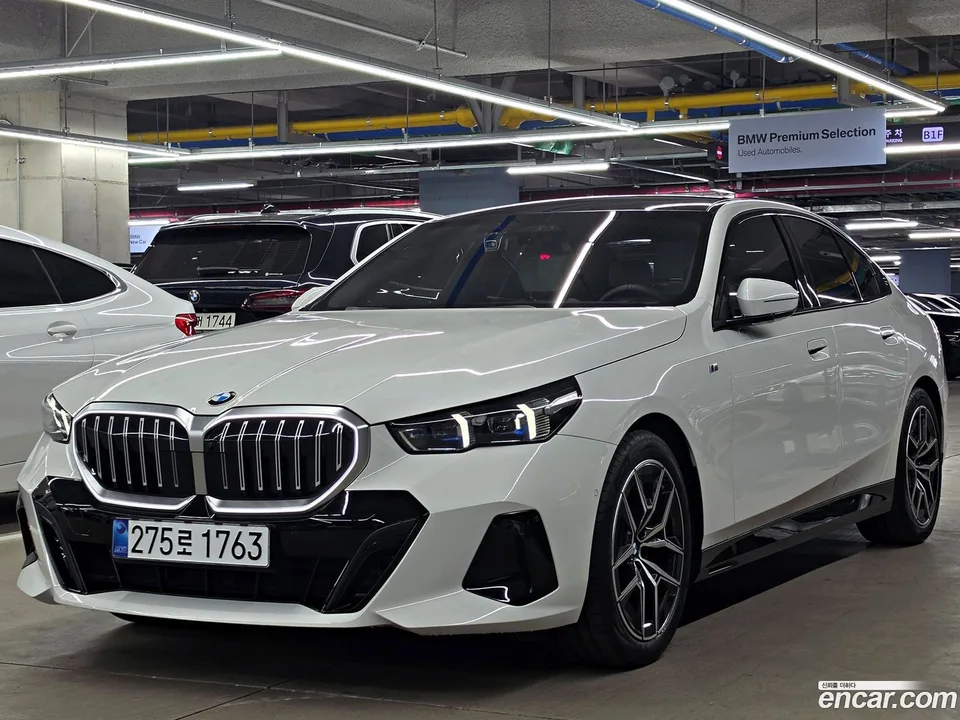 BMW 5 Series 523d M 2025 — фото 1, купить с доставкой в Москву