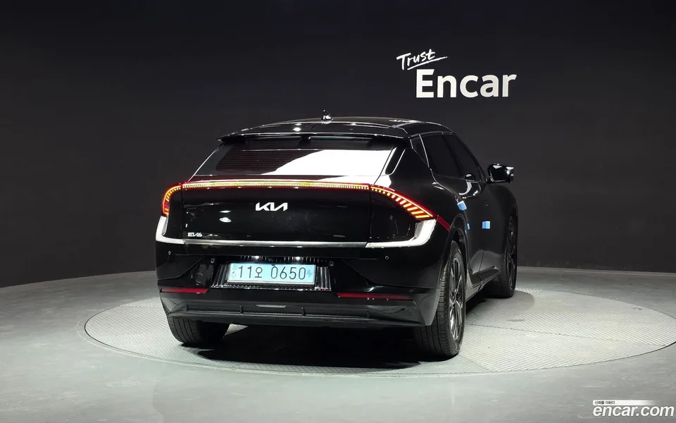 Kia EV6 2023 — миниатюра 4