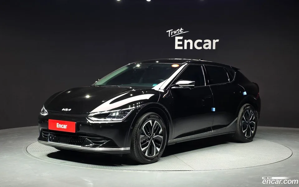 Kia EV6 2023 — фото 1, купить с доставкой в Москву